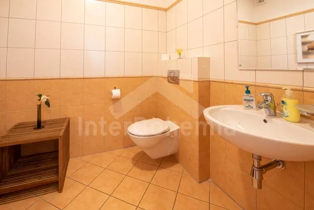 Villa Bohemian Canada JC 0221