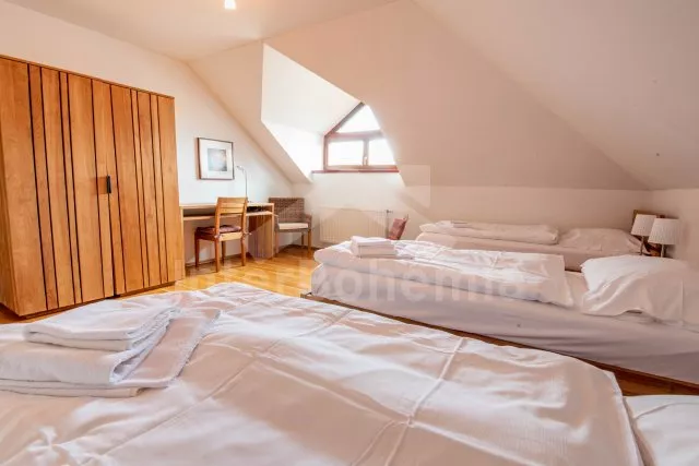 Villa Bohemian Canada JC 0221