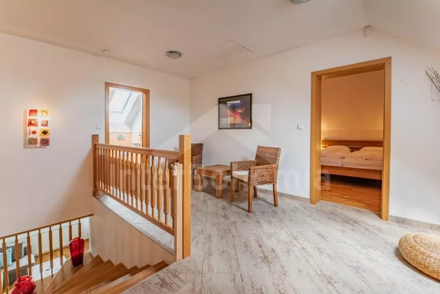 Villa Bohemian Canada JC 0221