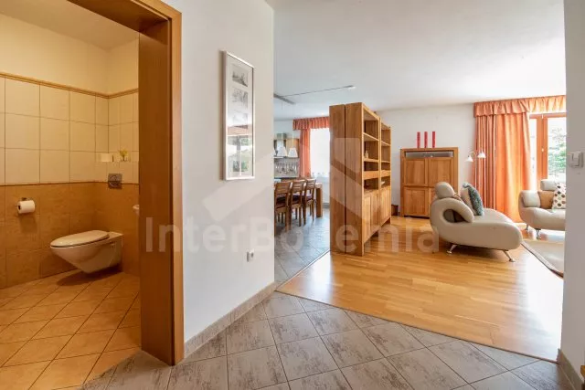 Villa Bohemian Canada JC 0221