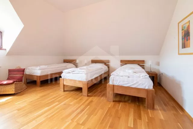 Villa Bohemian Canada JC 0221