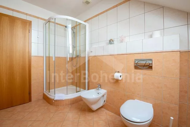 Villa Bohemian Canada JC 0221