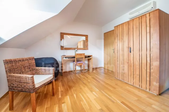 Villa Bohemian Canada JC 0221