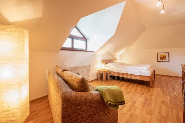 Villa Bohemian Canada JC 0221