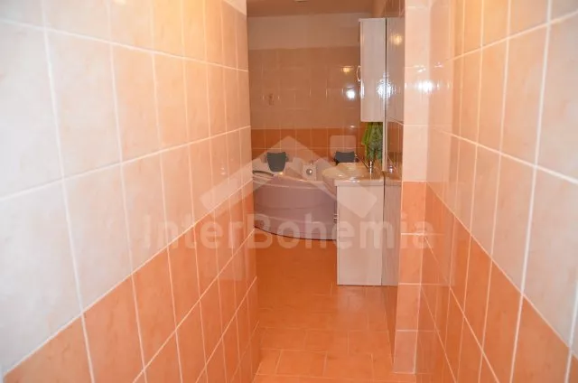 Farmhouse Spa triangel KH 0007