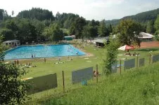 Koupaliště a kemp Pecka