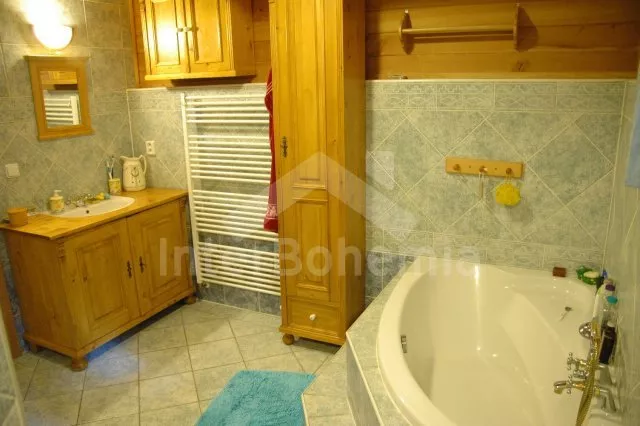 Boswachtershuis Krivoklat burcht en omgeving ZC 0169