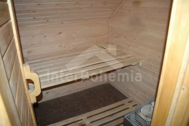 Boswachtershuis Krivoklat burcht en omgeving ZC 0169