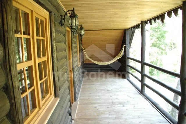 Boswachtershuis Krivoklat burcht en omgeving ZC 0169