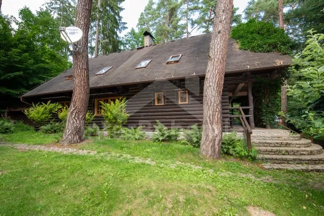 Boswachtershuis Krivoklat burcht en omgeving ZC 0169