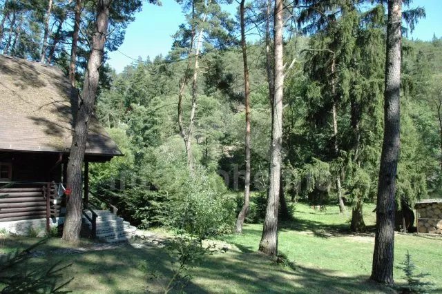 Boswachtershuis Krivoklat burcht en omgeving ZC 0169