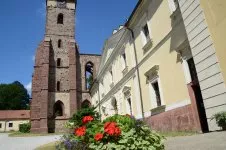 Zámek Sázava (původně klášter)