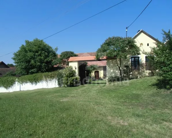 Farmhouse Slapy Dam OP 0314