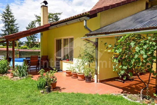 Domek Praha a okolí - Mníšek pod Brdy OP 0317