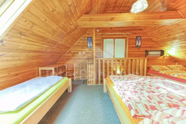 Bungalow Krivoklat burcht en omgeving OP 0104