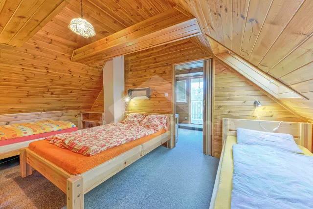 Bungalow Krivoklat burcht en omgeving OP 0104