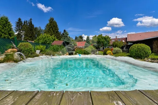 Koupací jezírko 7 x 4m s filtrací