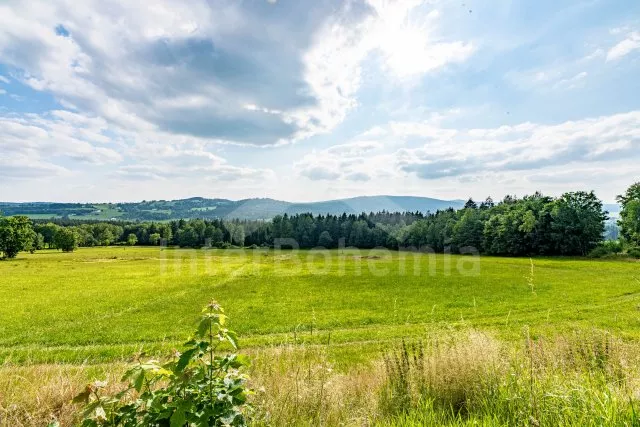 Výhledy na okolní horské masivy