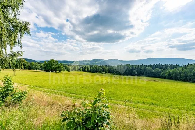 Výhledy na okolní horské masivy