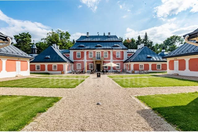 Lovecký zámeček Karlštejn