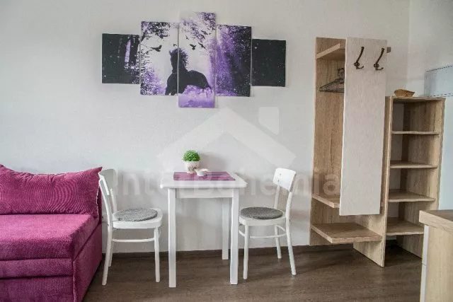 Druhý pokoj (fialový)