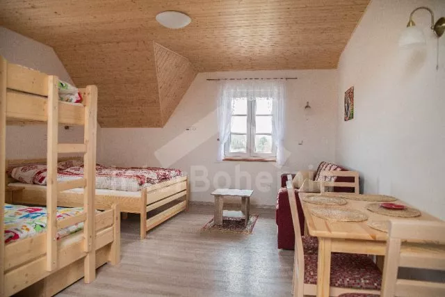 První pokoj (červený)