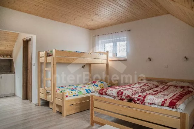 První pokoj (červený)