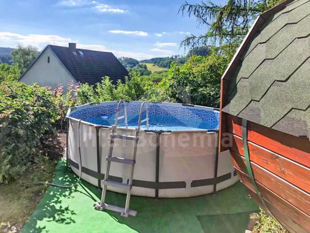 Nový bazén - červenec 2022