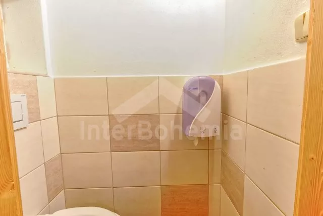 Pánské WC v přízemí chalupy