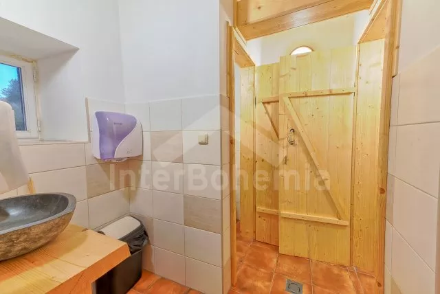 Dámské WC v přízemí chalupy