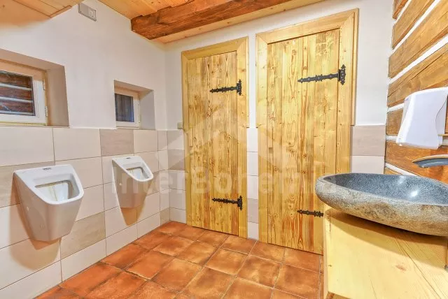 Pánské WC v přízemí chalupy