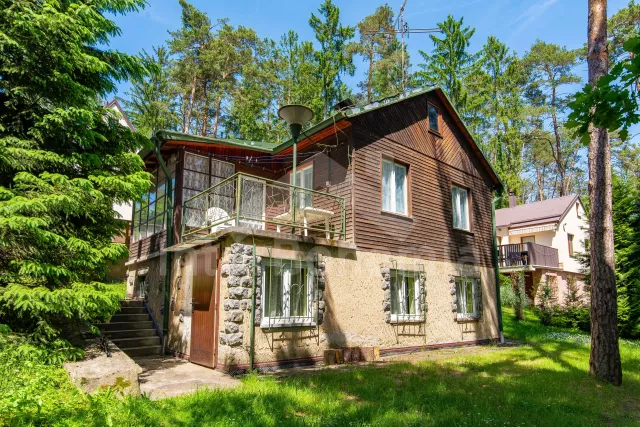 Chalet Slapy Dam OP 0149