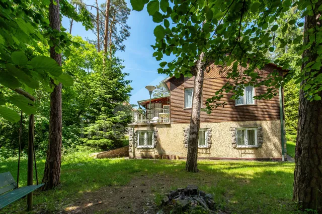 Chalet Slapy Dam OP 0149