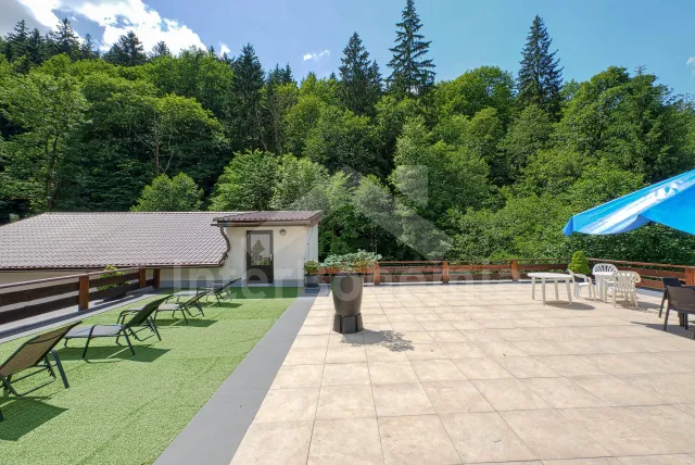 Střešní 200m2 terasa