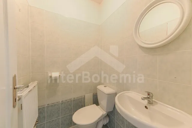 Pokoj č.12 (apartmá) pro 4+2 osoby s vlastní koupelnou a WC