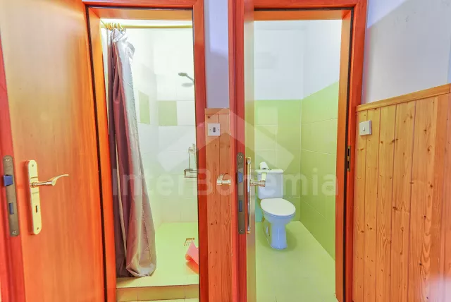 Koupelna s WC v prvním apartmánu